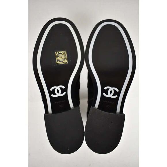 Chanel 20K Black Suede Quilted Turnlock CC Gold Patent Ankle Short Zip Boots 35 - Picture 12 of 12